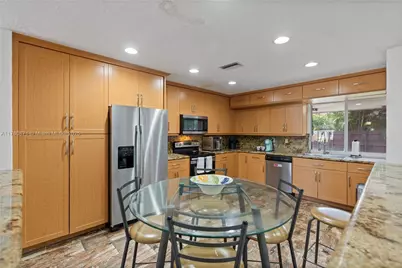 2010 NE 208th St, Miami, FL 33179 - Photo 13