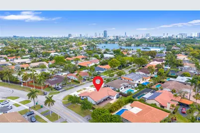 2010 NE 208th St, Miami, FL 33179 - Photo 9