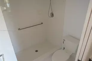 7711 Trent Dr, Tamarac, FL 33321 - Photo 11