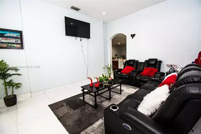 1142 NW 135th Ct, Miami, FL 33182 - Photo 11