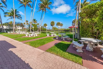 2555 Collins Ave #2104, Miami Beach, FL 33140 - Photo 39