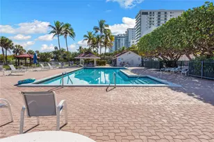 2555 Collins Ave, Miami Beach, FL 33140 - Photo 37