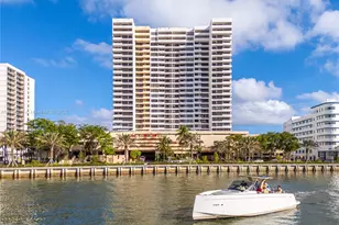 2555 Collins Ave, Miami Beach, FL 33140 - Photo 27