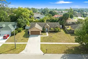 155 Kings Way, Royal Palm Beach, FL 33411 - Photo 5