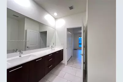 8265 NW 41st St #C-405, Doral, FL 33166 - Photo 9