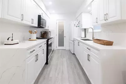 19600 Gulfstream Rd, Cutler Bay, FL 33157 - Photo 17