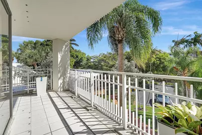 4000 Towerside Ter #302, Miami, FL 33138 - Photo 9