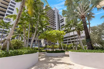 1000 Venetian Way #810, Miami, FL 33139 - Photo 47