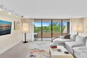 11113 Biscayne Blvd, Miami, FL 33181 - Photo 1