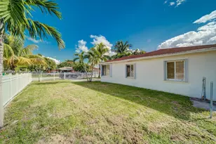 442 NW 100th St, Miami, FL 33150 - Photo 3