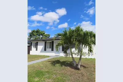 95 SW 17th Ter, Homestead, FL 33030 - Photo 1