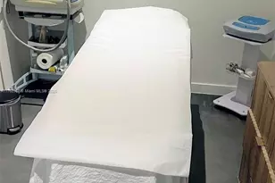 Spa in Brickell Ave For Lease, Miami, FL 33131 - Photo 1