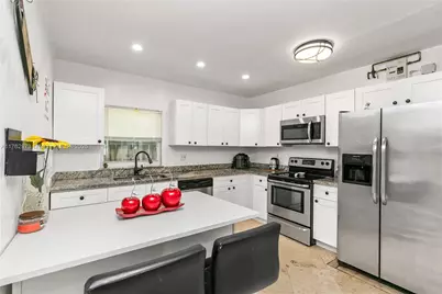 10851 NE 2nd Ct, Miami, FL 33161 - Photo 23