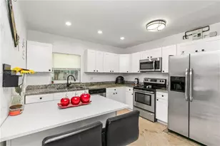 10851 NE 2nd Ct, Miami, FL 33161 - Photo 23