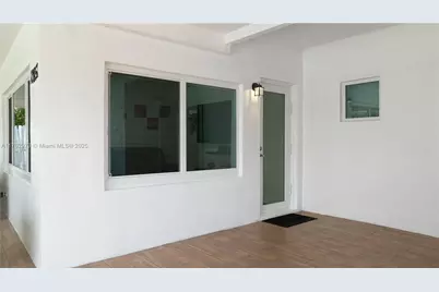 10851 NE 2nd Ct, Miami, FL 33161 - Photo 27