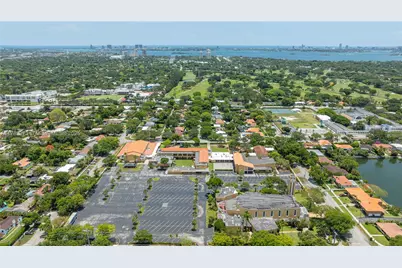 10851 NE 2nd Ct, Miami, FL 33161 - Photo 31