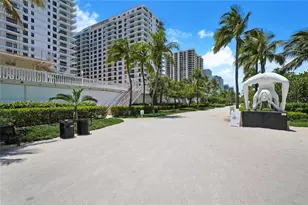 9801 Collins Ave, Bal Harbour, FL 33154 - Photo 11