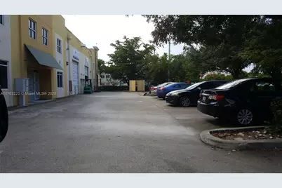 3221 NW 82 Avenue, Doral, FL 33122 - Photo 5