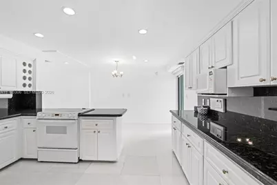 6795 Brookline Dr, Hialeah, FL 33015 - Photo 17