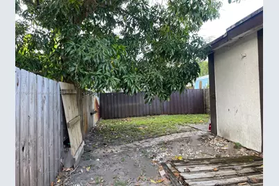 1541 SW 52nd Ave, Plantation, FL 33317 - Photo 19