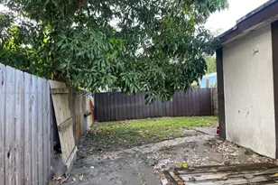 1541 SW 52nd Ave, Plantation, FL 33317 - Photo 19