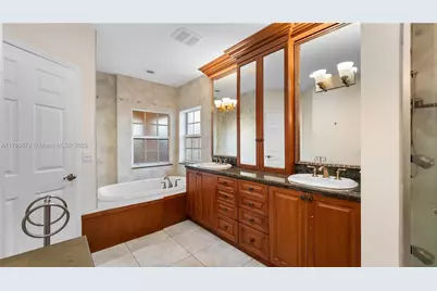 2136 NW 4th St, Fort Lauderdale, FL 33311 - Photo 29