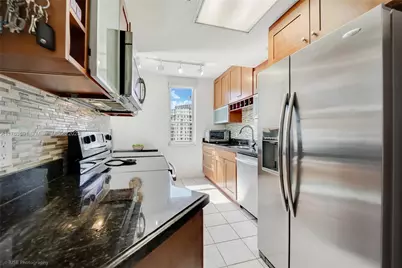 701 Brickell Key Blvd #1510, Miami, FL 33131 - Photo 5