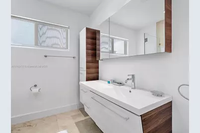 16473 NE 31st Ave, North Miami Beach, FL 33160 - Photo 9