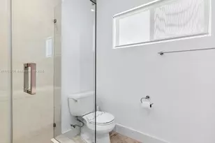 16473 NE 31st Ave, North Miami Beach, FL 33160 - Photo 17