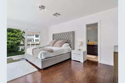 16473 NE 31st Ave, North Miami Beach, FL 33160 - Photo 5