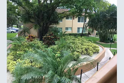 2417 NW 39th Ter #204, Lauderdale Lakes, FL 33311 - Photo 3