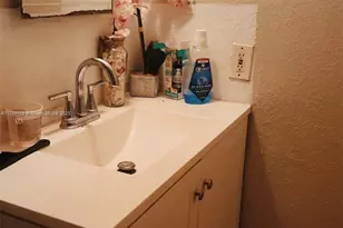 2417 NW 39th Terrace, Lauderdale Lakes, FL 33311 - Photo 11