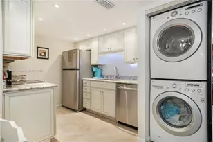 614 Executive Center Dr, West Palm Beach, FL 33401 - Photo 19