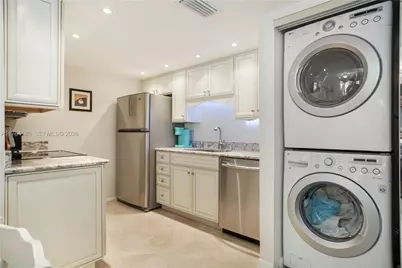 614 Executive Center Dr #102, West Palm Beach, FL 33401 - Photo 17