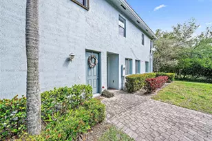 3229 Laurel Ridge Cir, Riviera Beach, FL 33404 - Photo 3