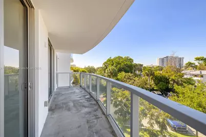 13800 Highland Dr #302, North Miami Beach, FL 33181 - Photo 23
