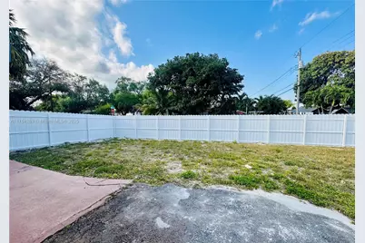 1441 N 72nd Ave, Hollywood, FL 33024 - Photo 11