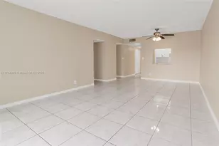 9370 SW 8th St, Boca Raton, FL 33428 - Photo 5