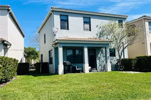 616 NE 193rd St, Miami, FL 33179 - Photo 3