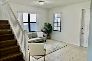 616 NE 193rd St, Miami, FL 33179 - Photo 9