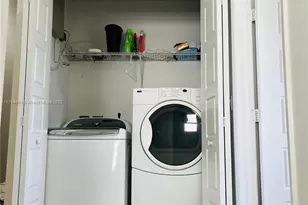 616 NE 193rd St, Miami, FL 33179 - Photo 31