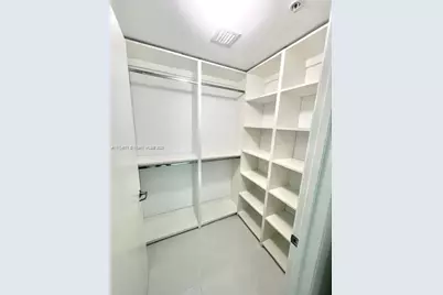 92 SW 3rd St #1410, Miami, FL 33130 - Photo 9