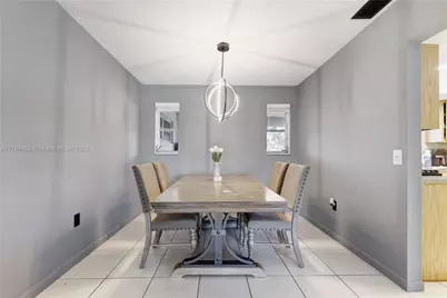 9550 NW 26th Pl, Sunrise, FL 33322 - Photo 5