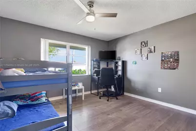 9550 NW 26th Pl, Sunrise, FL 33322 - Photo 13