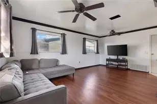 9550 NW 26th Pl, Sunrise, FL 33322 - Photo 7