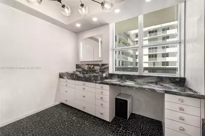 5801 Collins Ave #1200, Miami Beach, FL 33140 - Photo 21