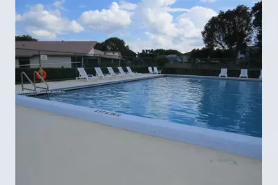 216 Lakeside Cir, Sunrise, FL 33326 - Photo 15