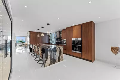 5801 Collins Ave #600, Miami Beach, FL 33140 - Photo 11