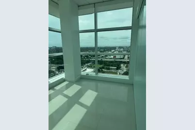 175 SW 7th St #1812, Miami, FL 33130 - Photo 5