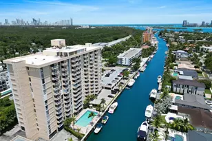 2350 NE 135th St, North Miami, FL 33181 - Photo 5